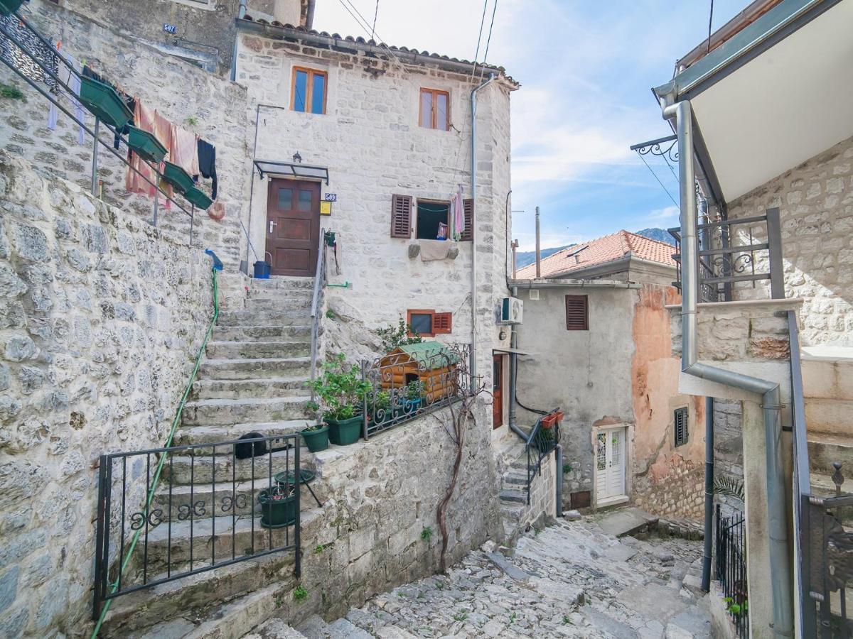 Apartment Alexandra Kotor Luaran gambar