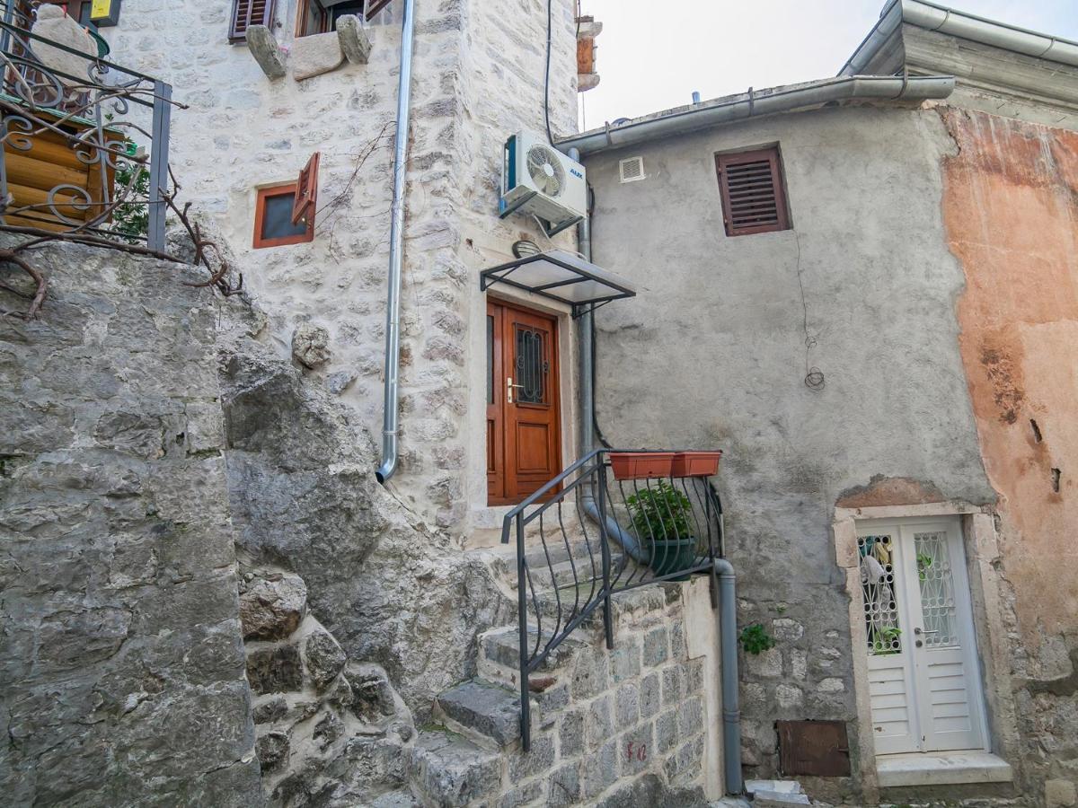 Apartment Alexandra Kotor Luaran gambar