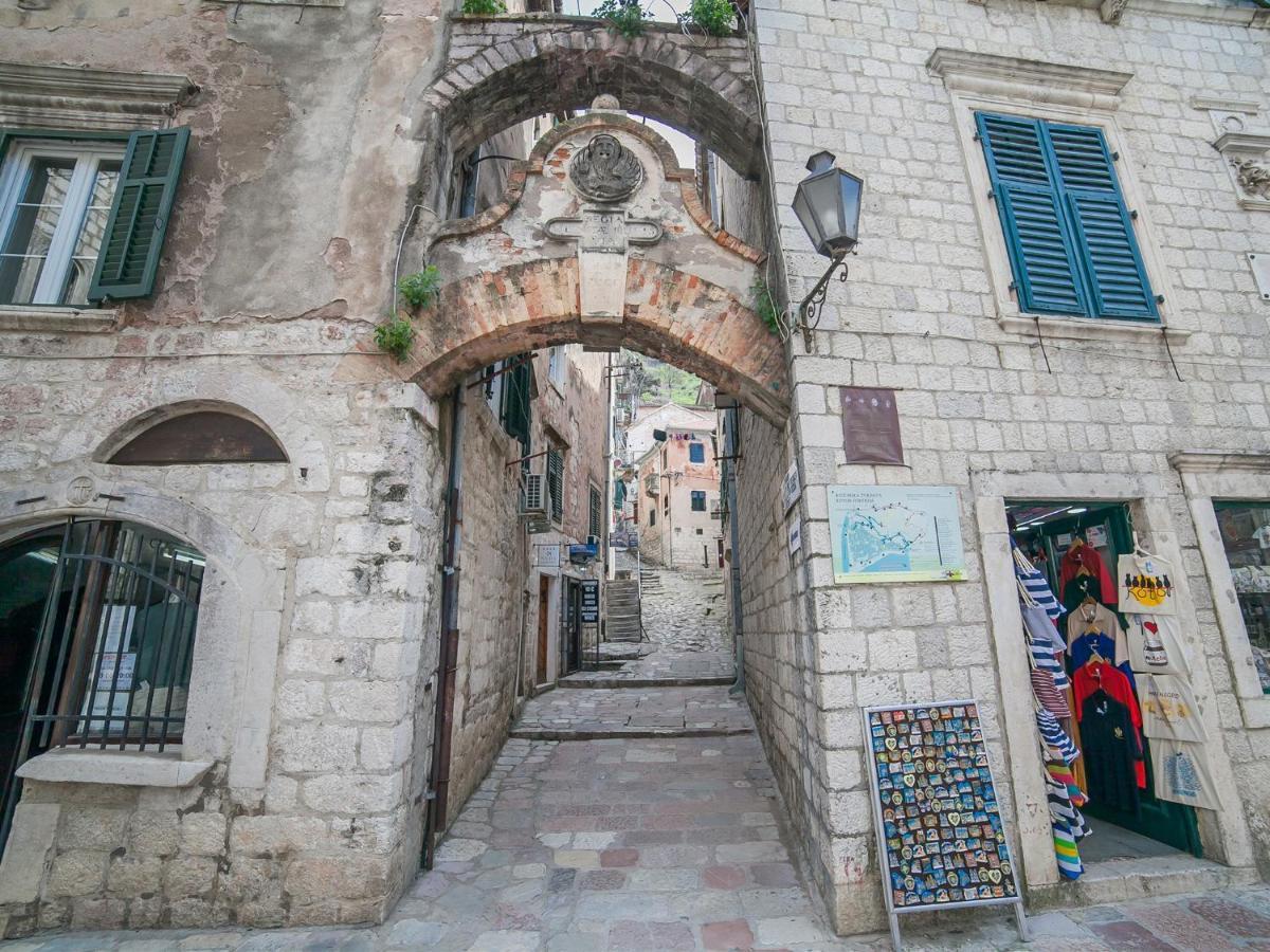 Apartment Alexandra Kotor Luaran gambar